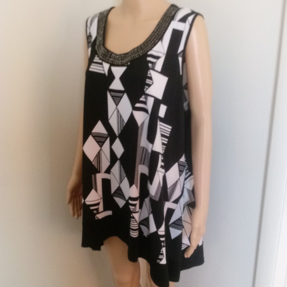 Fifth Avenue Embellished Tank Size 22/24